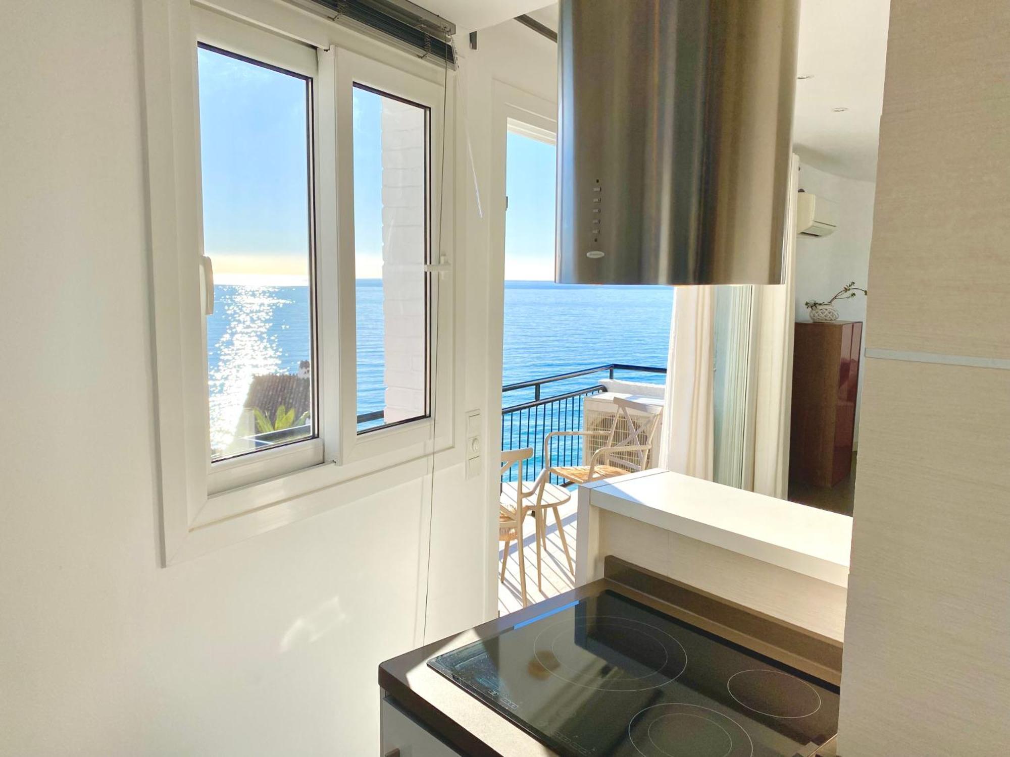 Modern Apartment Stunning Sea Views And Pool Nerja Εξωτερικό φωτογραφία