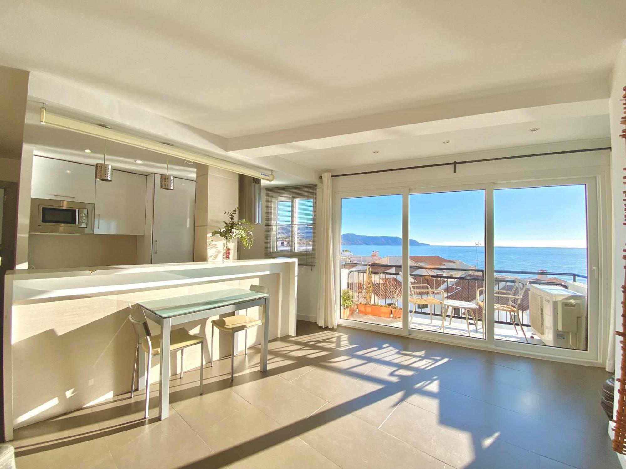 Modern Apartment Stunning Sea Views And Pool Nerja Εξωτερικό φωτογραφία